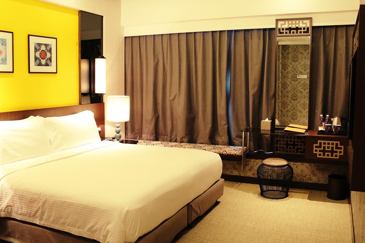 Estadia Hotel Malacca Exterior photo