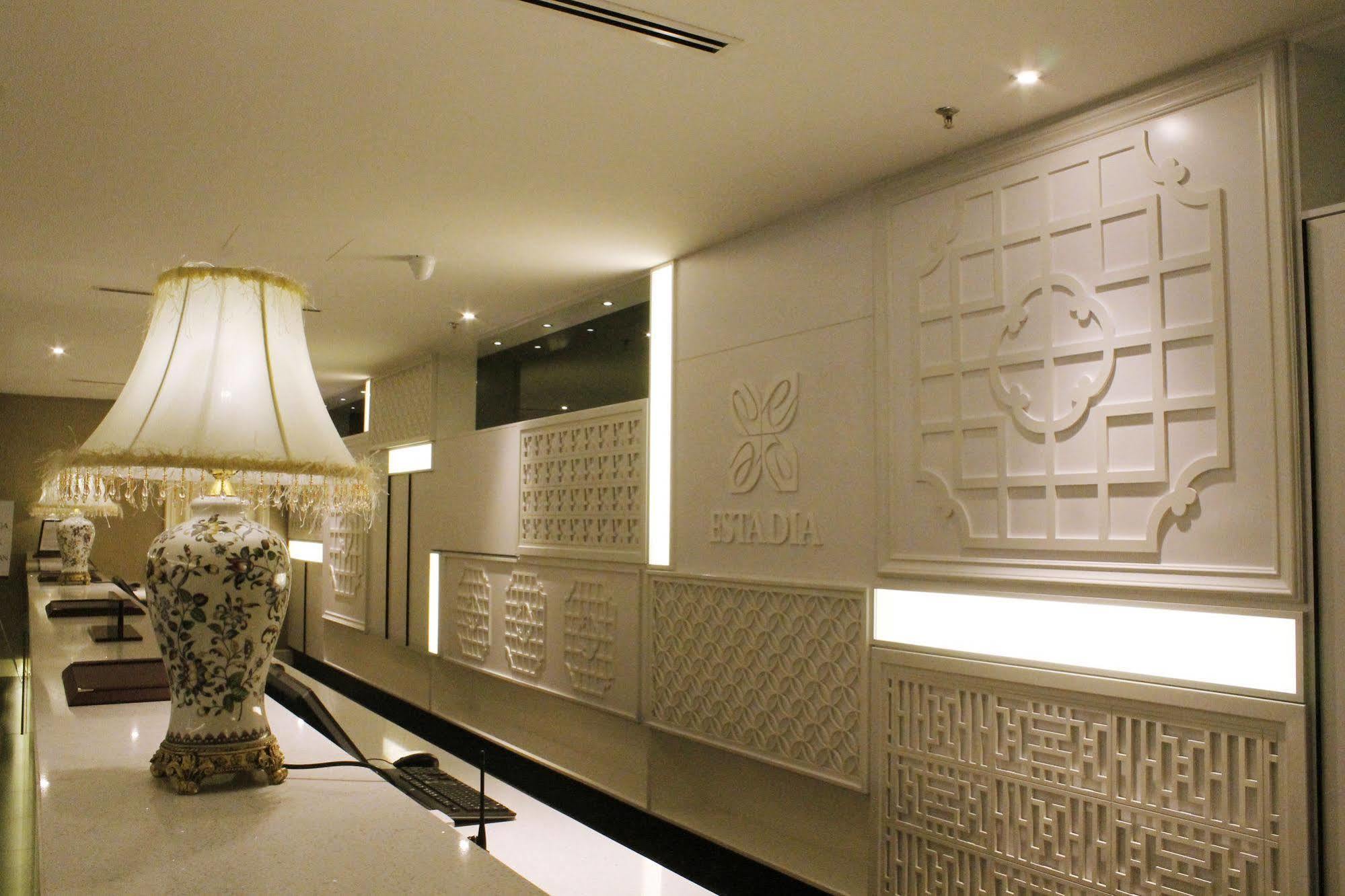 Estadia Hotel Malacca Exterior photo