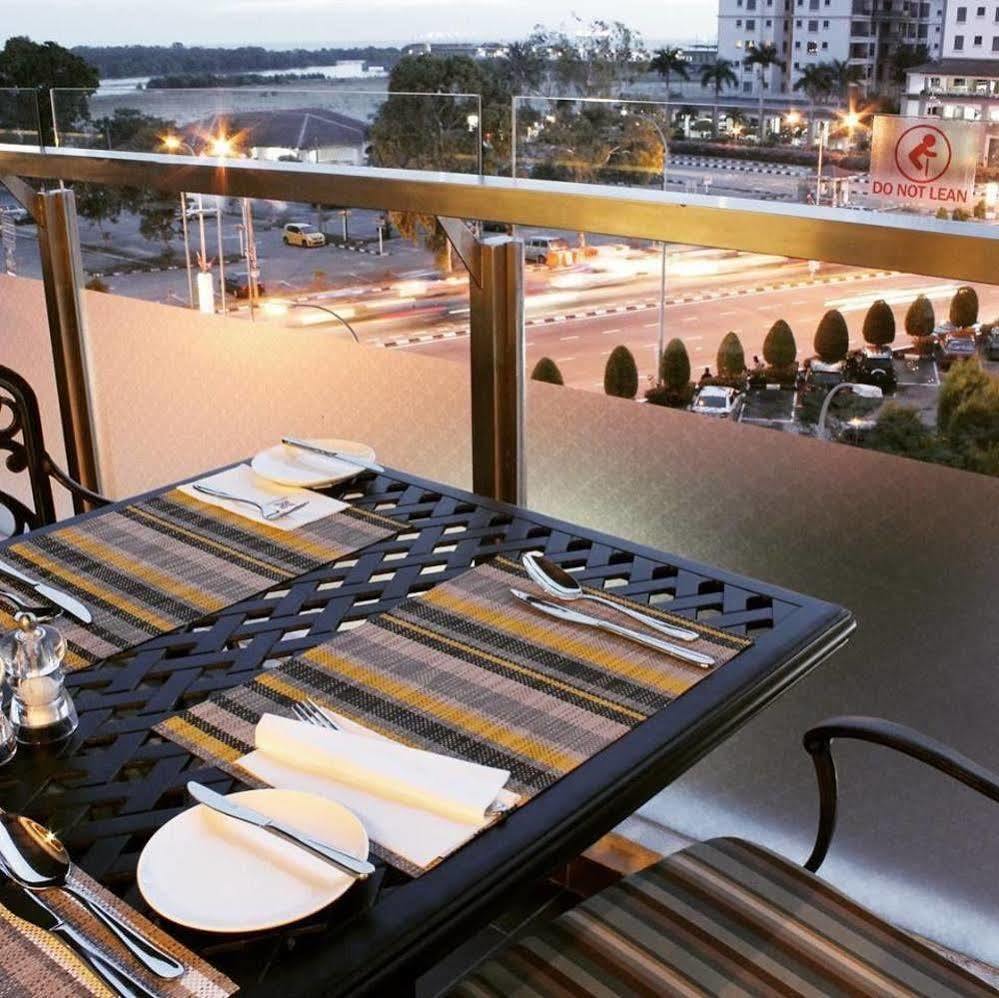 Estadia Hotel Malacca Exterior photo